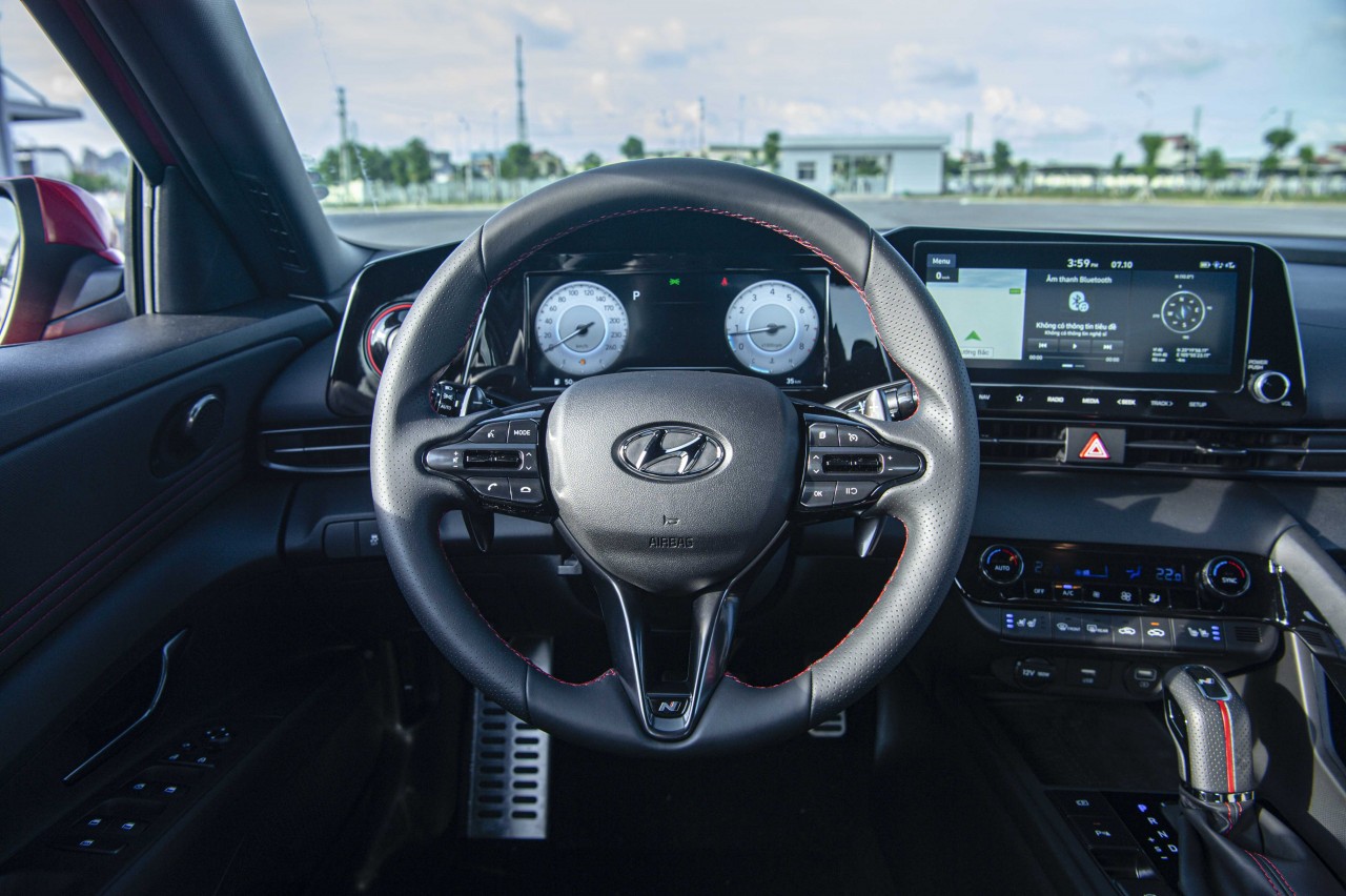Hình chi tiết Hyundai Elantra N-Line 1.6 Turbo giá 799 triệu đồng Hình chi tiết Hyundai Elantra N-Line 1.6 Turbo giá 799 triệu đồng
