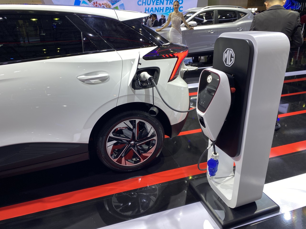 Cận cảnh xe điện MG4 electric tại Vietnam Motor Show 2022 Cận cảnh xe điện MG4 electric tại Vietnam Motor Show 2022