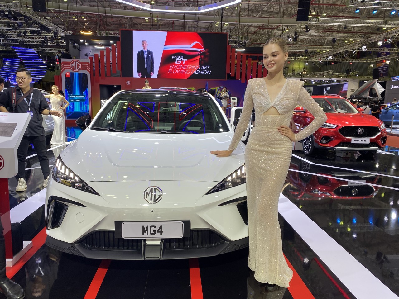 Cận cảnh xe điện MG4 electric tại Vietnam Motor Show 2022 Cận cảnh xe điện MG4 electric tại Vietnam Motor Show 2022
