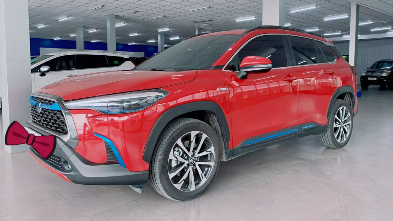 Toyota Corolla Cross cũ đầu tiên, đắt hơn xe mới 69 triệu đồng Toyota Corolla Cross cũ đầu tiên, đắt hơn xe mới 69 triệu đồng
