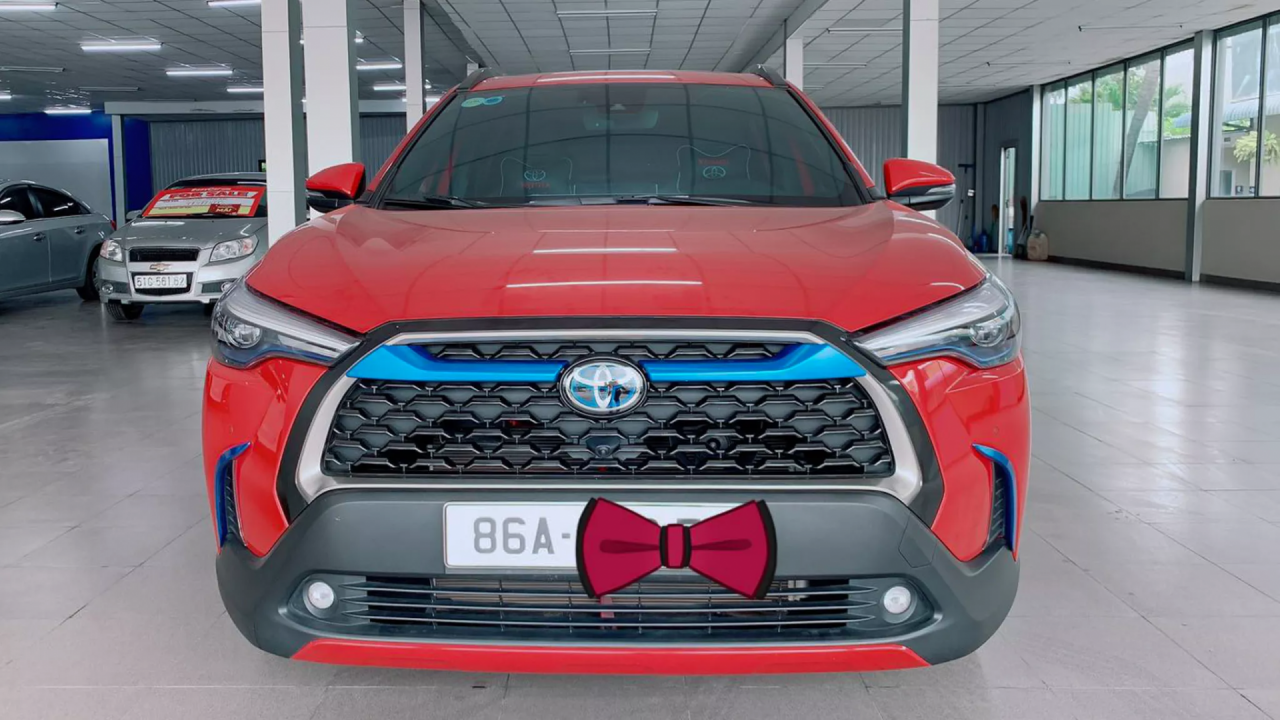 Toyota Corolla Cross cũ đầu tiên, đắt hơn xe mới 69 triệu đồng Toyota Corolla Cross cũ đầu tiên, đắt hơn xe mới 69 triệu đồng
