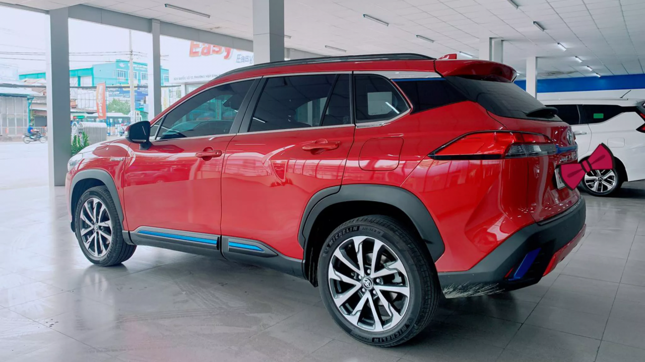 Toyota Corolla Cross cũ đầu tiên, đắt hơn xe mới 69 triệu đồng Toyota Corolla Cross cũ đầu tiên, đắt hơn xe mới 69 triệu đồng