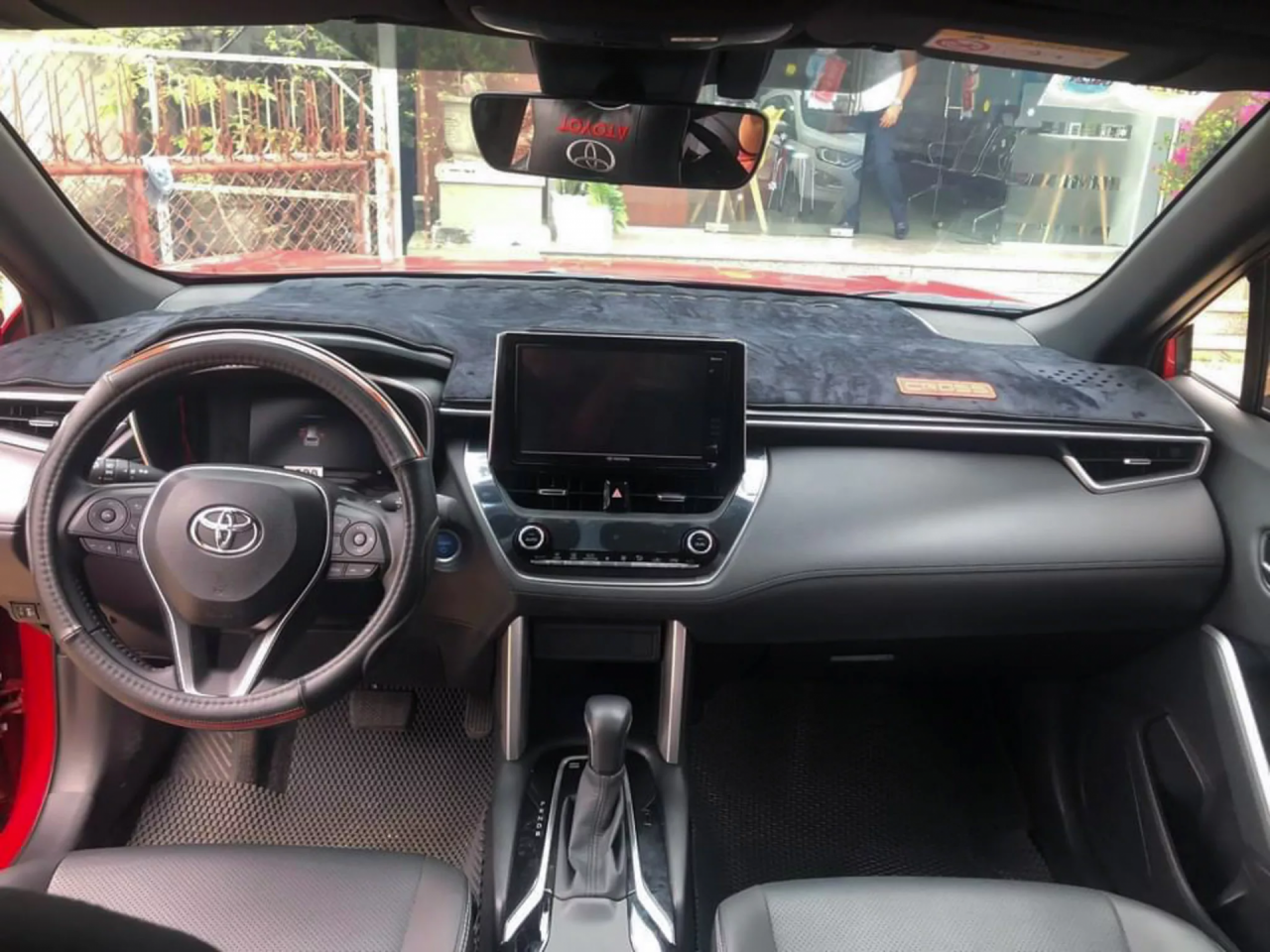 Toyota Corolla Cross cũ đầu tiên, đắt hơn xe mới 69 triệu đồng Toyota Corolla Cross cũ đầu tiên, đắt hơn xe mới 69 triệu đồng