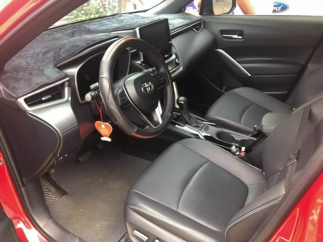 Toyota Corolla Cross cũ đầu tiên, đắt hơn xe mới 69 triệu đồng Toyota Corolla Cross cũ đầu tiên, đắt hơn xe mới 69 triệu đồng