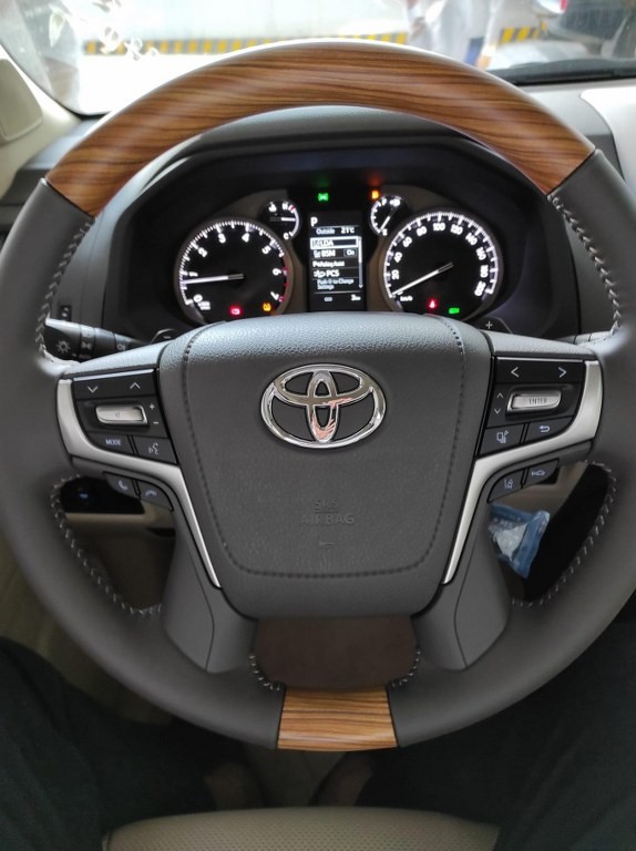 Hình thực thế Toyota Land Cruiser Prado tại Hà Nội Hình thực thế Toyota Land Cruiser Prado tại Hà Nội