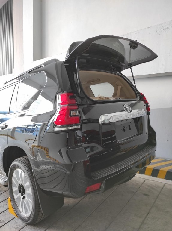 Hình thực thế Toyota Land Cruiser Prado tại Hà Nội Hình thực thế Toyota Land Cruiser Prado tại Hà Nội