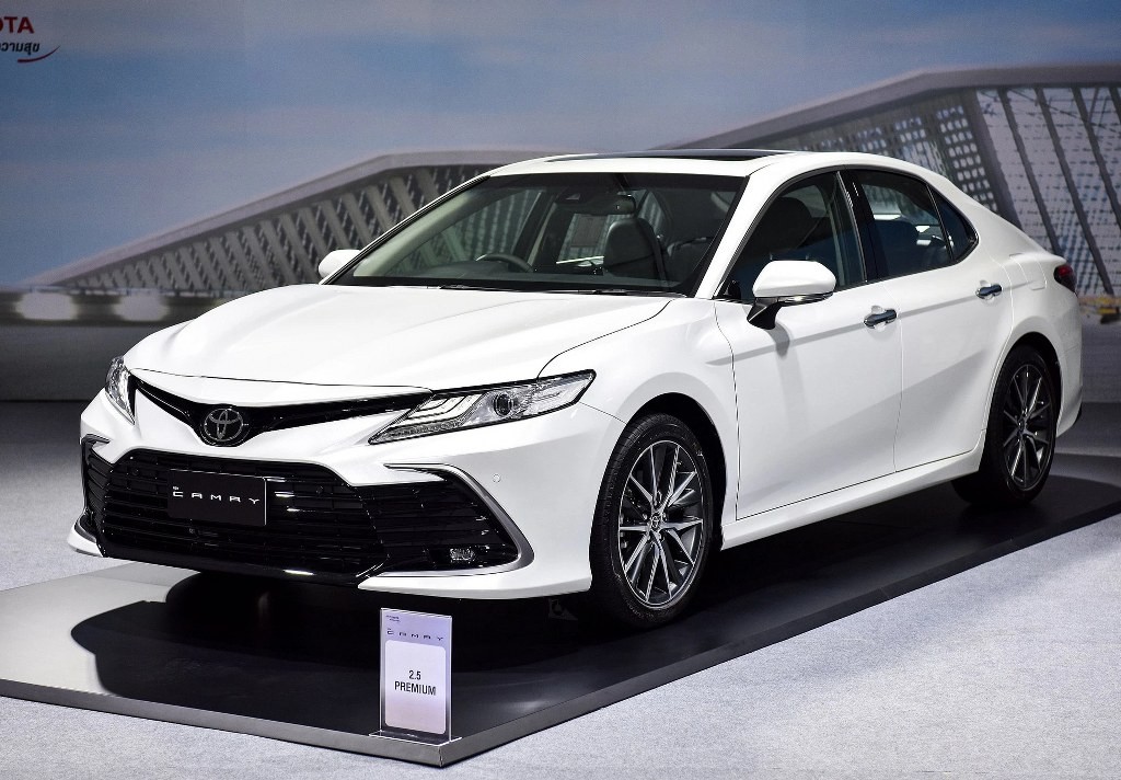 Giá lăn bánh từ 1,2 tỷ tại Hà Nội, Toyota Camry 2022 khó lòng đuổi kịp VinFast Lux A2.0 Giá lăn bánh từ 1,2 tỷ tại Hà Nội, Toyota Camry 2022 khó lòng đuổi kịp VinFast Lux A2.0
