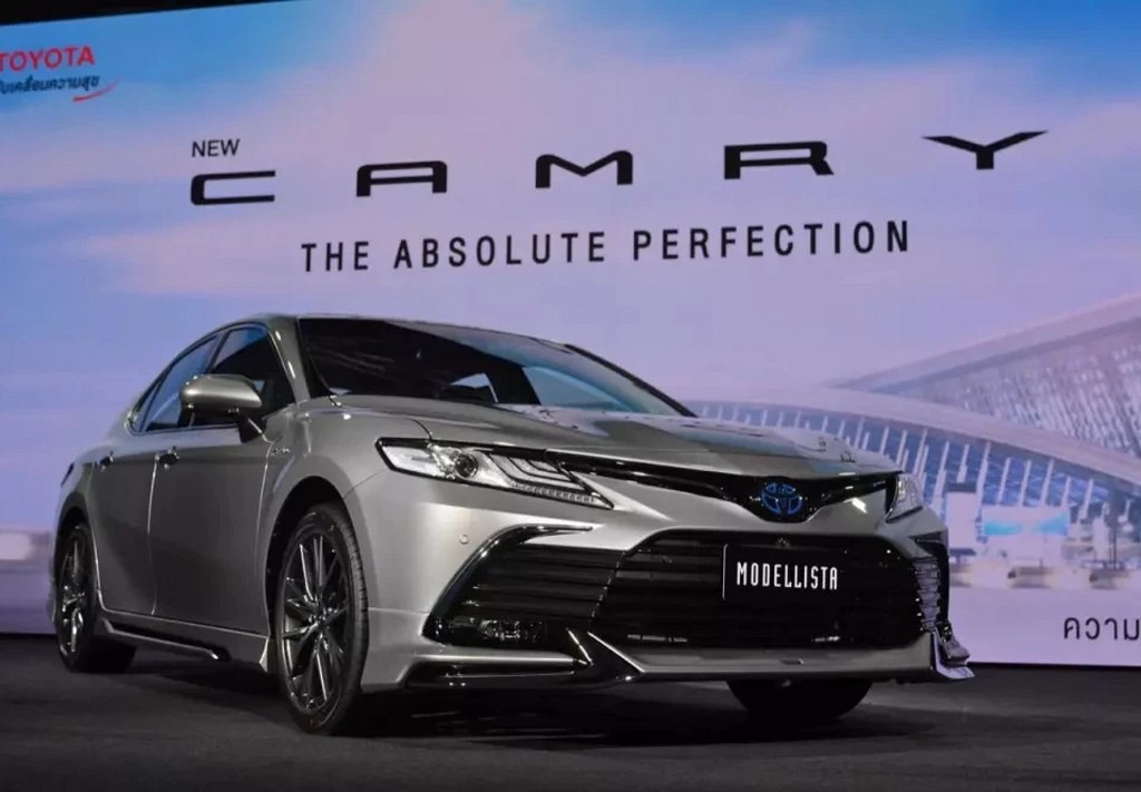 Toyota Camry 2022 giá từ 1 tỷ đồng tại Thái lan Toyota Camry 2022 giá từ 1 tỷ đồng tại Thái lan