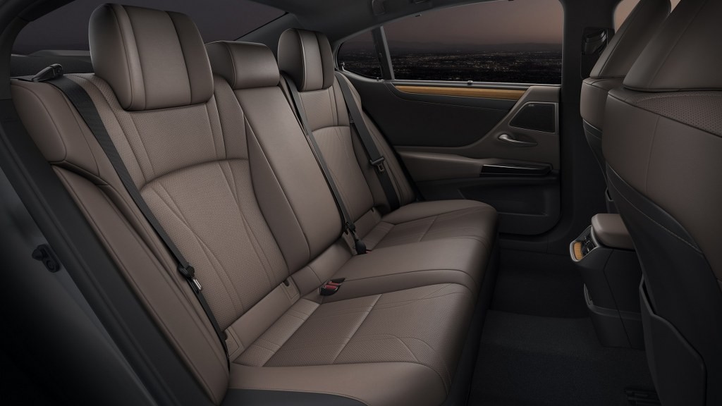 Lexus ES 2022 giá từ 2,55 tỷ đồng tại Việt Nam Lexus ES 2022 giá từ 2,55 tỷ đồng tại Việt Nam
