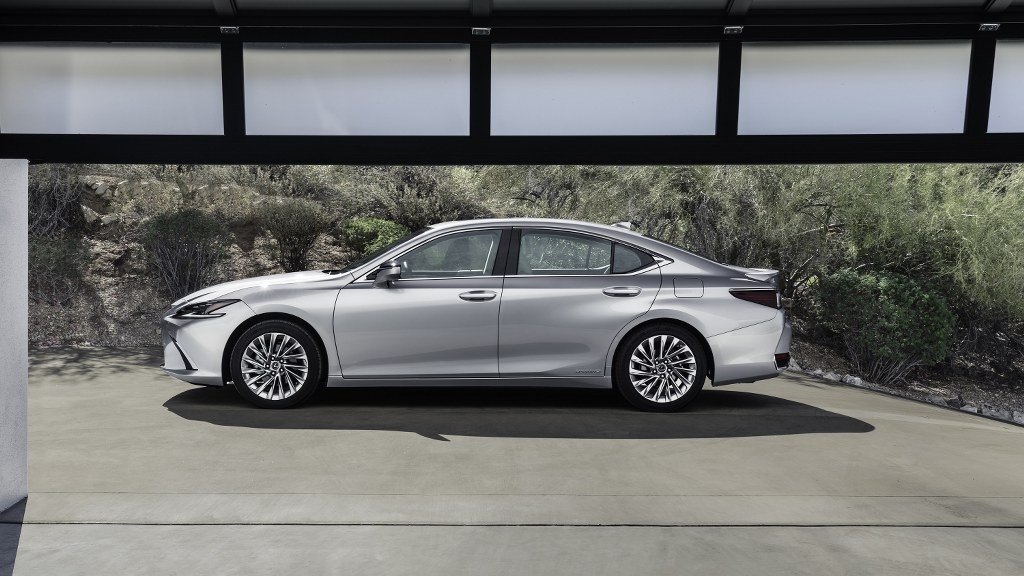 Lexus ES 2022 giá từ 2,55 tỷ đồng tại Việt Nam Lexus ES 2022 giá từ 2,55 tỷ đồng tại Việt Nam