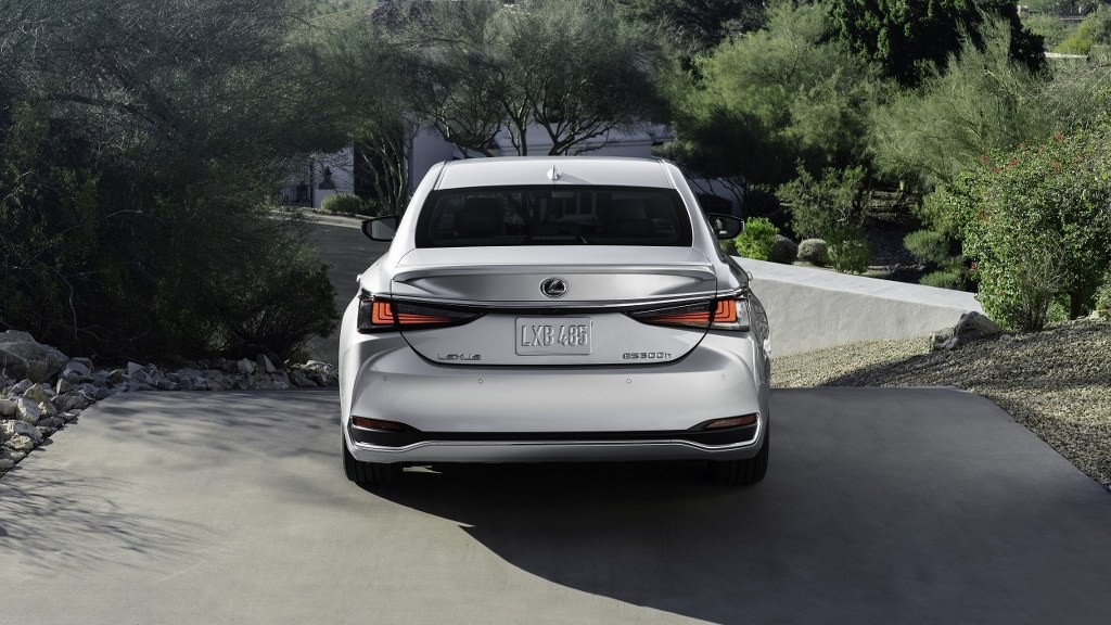 Lexus ES 2022 giá từ 2,55 tỷ đồng tại Việt Nam Lexus ES 2022 giá từ 2,55 tỷ đồng tại Việt Nam