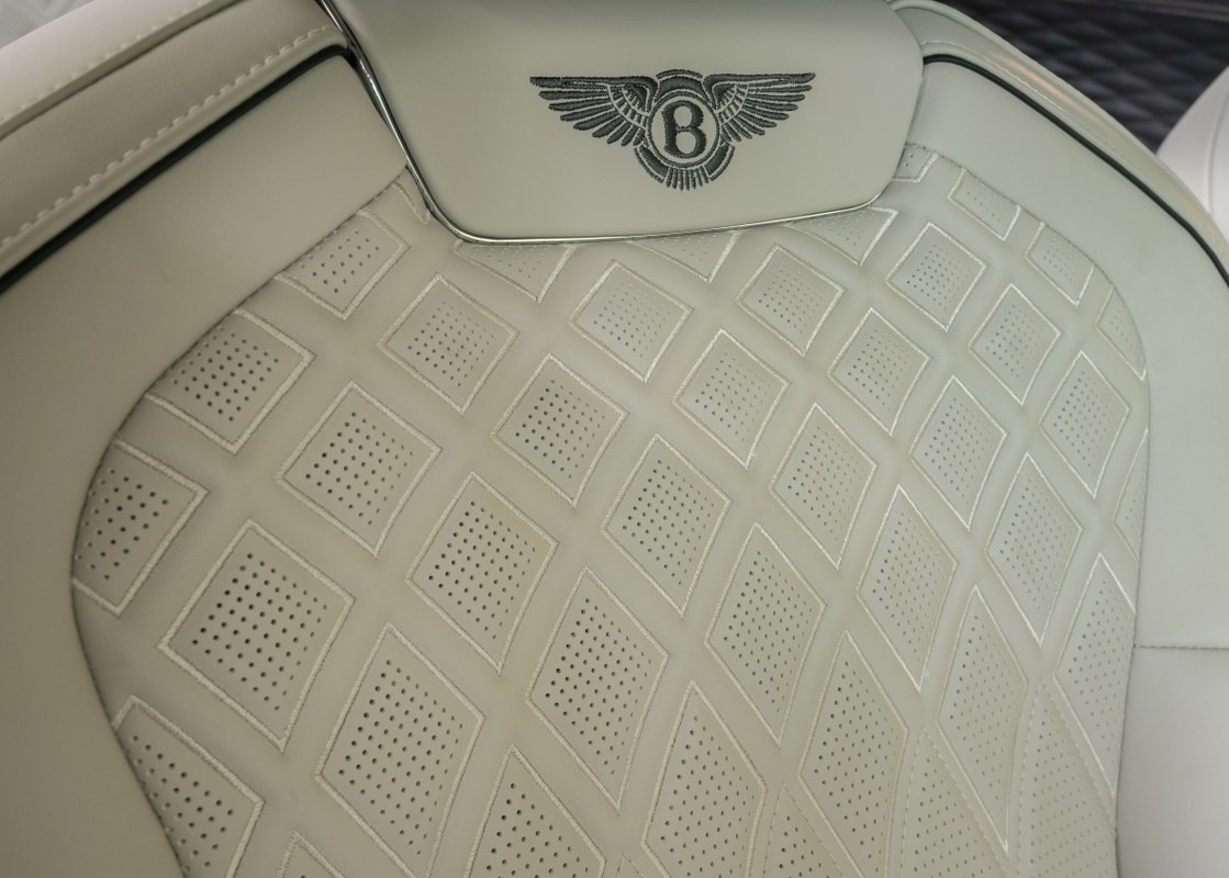 Bentley tổ chức tham quan nhà máy sản xuất trực tuyến Bentley tổ chức tham quan nhà máy sản xuất trực tuyến
