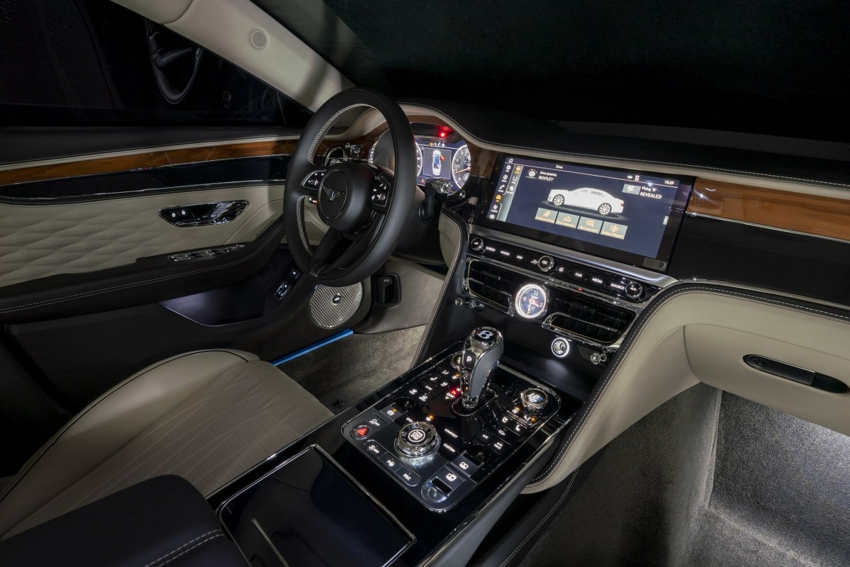 Bentley tổ chức tham quan nhà máy sản xuất trực tuyến Bentley tổ chức tham quan nhà máy sản xuất trực tuyến
