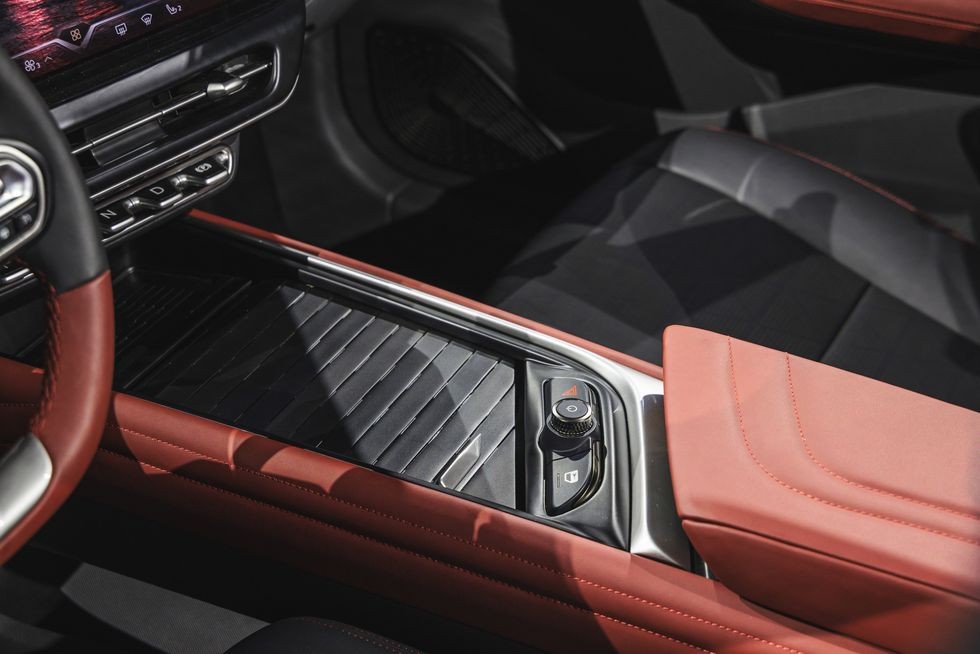 Cận cảnh nội thất VinFast VF7 tại Los Angeles Auto Show 2022 Cận cảnh nội thất VinFast VF7 tại Los Angeles Auto Show 2022