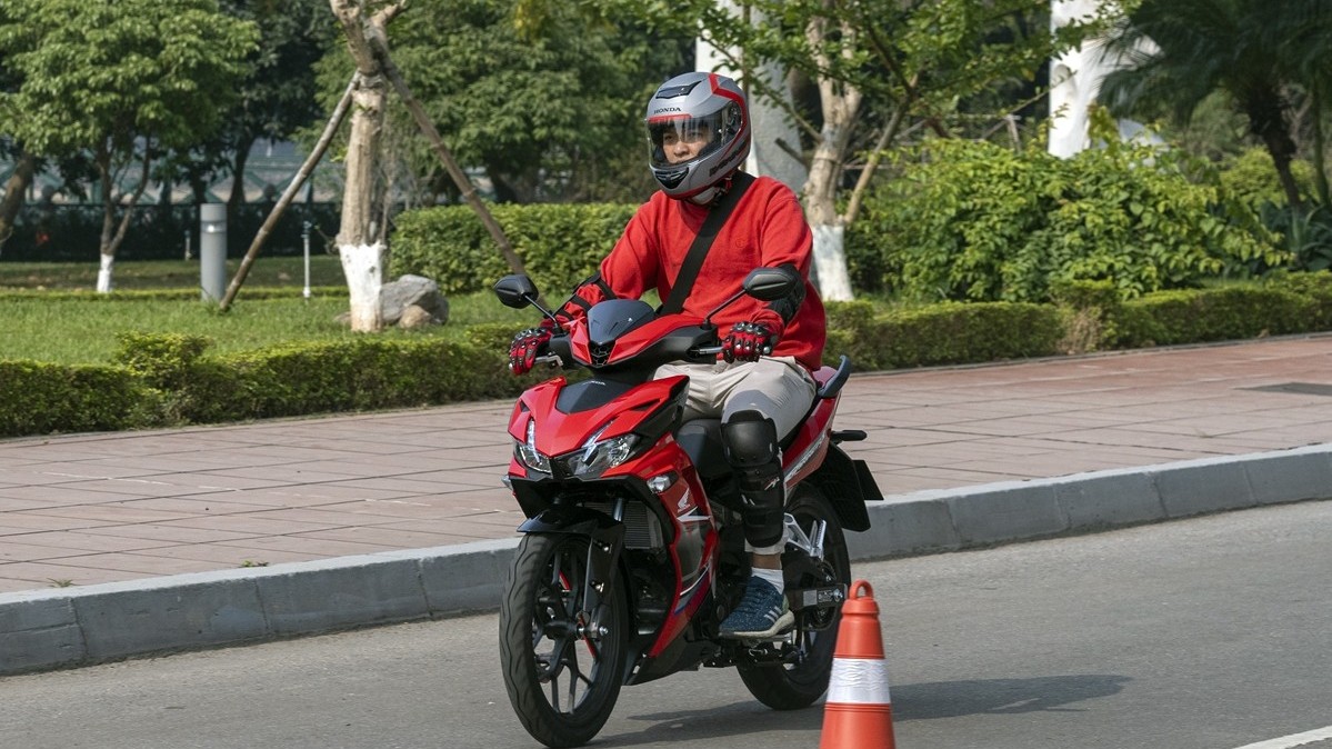 Honda Winner X giảm giá, bất chấp các mẫu xe ga tăng giá chóng mặt