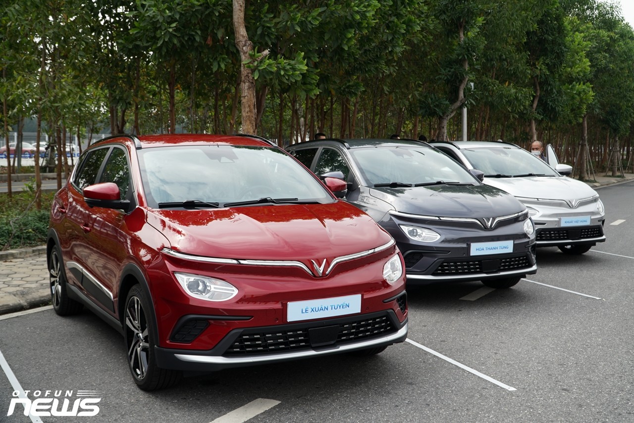 4.278 ô tô điện VinFast bao gồm VF8 và VF e34 giao đến khách hàng trong tháng 12/2022
