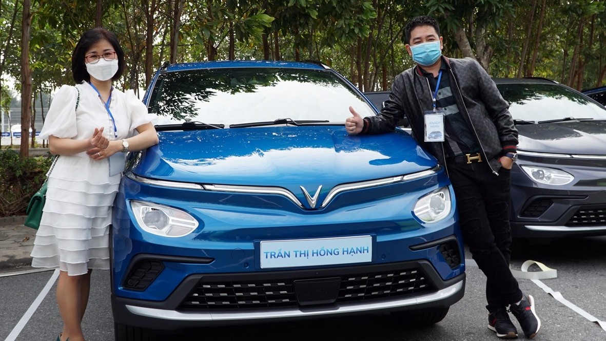 Những chủ xe VinFast VF e34 đầu tiên nói gì?