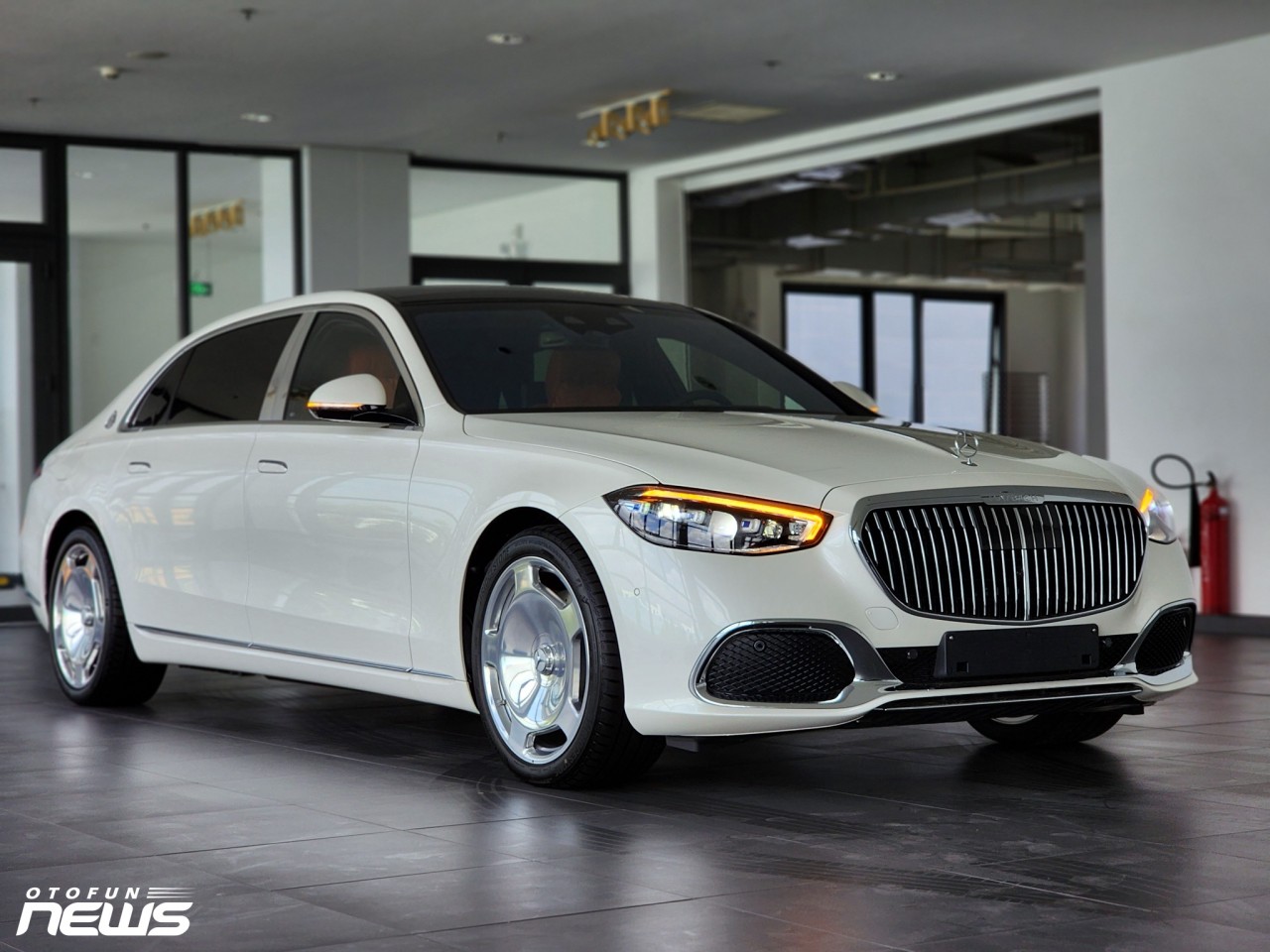 Cận cảnh Mercedes-Maybach S450 đầu tiên Việt Nam giá 8,2 tỷ đồng Cận cảnh Mercedes-Maybach S450 đầu tiên Việt Nam giá 8,2 tỷ đồng