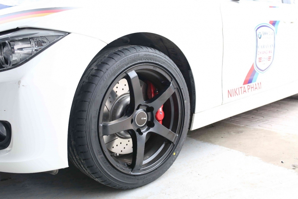 Hành trình BMW caravan 2019 êm ái cùng lốp Bridgestone hanh trinh bmw caravan 2019 em ai cung lop bridgestone