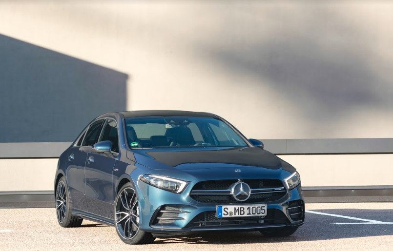 Cận cảnh Mercedes-Benz AMG A35 4MATIC mới ra mắt tại Việt Nam can canh mercedes benz amg a35 4matic moi ra mat tai viet nam