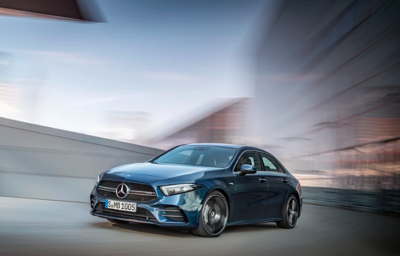 Cận cảnh Mercedes-Benz AMG A35 4MATIC mới ra mắt tại Việt Nam can canh mercedes benz amg a35 4matic moi ra mat tai viet nam