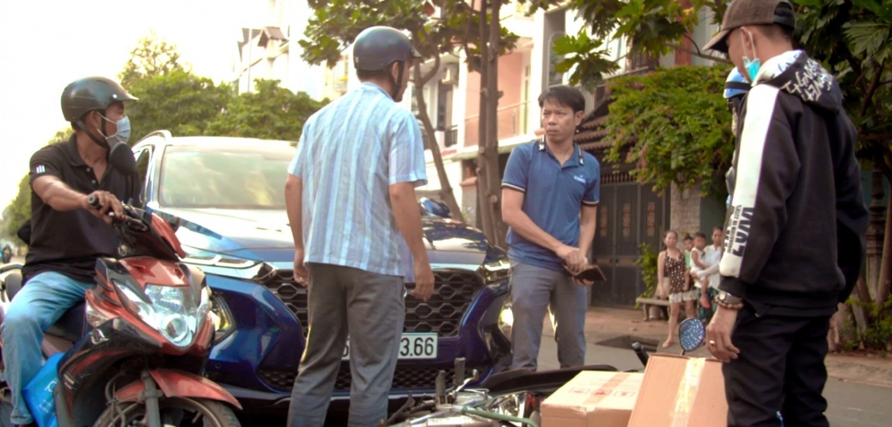 Ra đường như ra trận – nổi khổ của tài xế Việt ra duong nhu ra tran noi kho cua tai xe viet