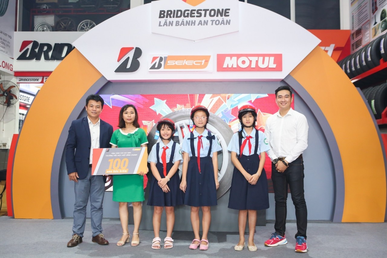 Chăm sóc tối đa, lên ga vững lái mùa lễ hội với Bridgestone “Lăn Bánh An Toàn” cham soc toi da len ga vung lai mua le hoi voi bridgestone lan banh an toan