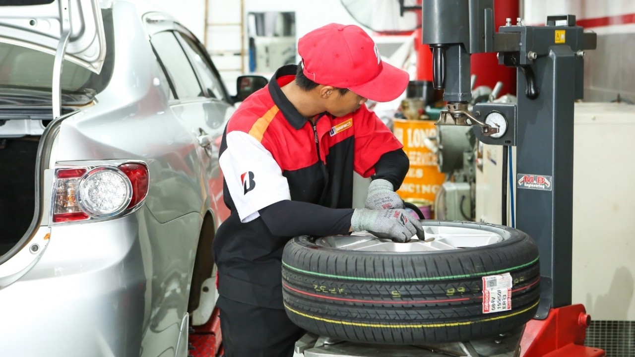 Chăm sóc tối đa, lên ga vững lái mùa lễ hội với Bridgestone “Lăn Bánh An Toàn”