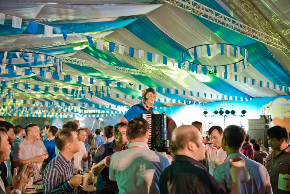 Trải nghiệm sự kiện Oktoberfest chính thống tại Việt Nam trai nghiem su kien oktoberfest chinh thong tai viet nam