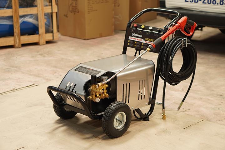 Địa chỉ bán máy rửa xe cao áp chính hãng, giá tốt nhất Địa chỉ bán máy rửa xe cao áp chính hãng, giá tốt nhất