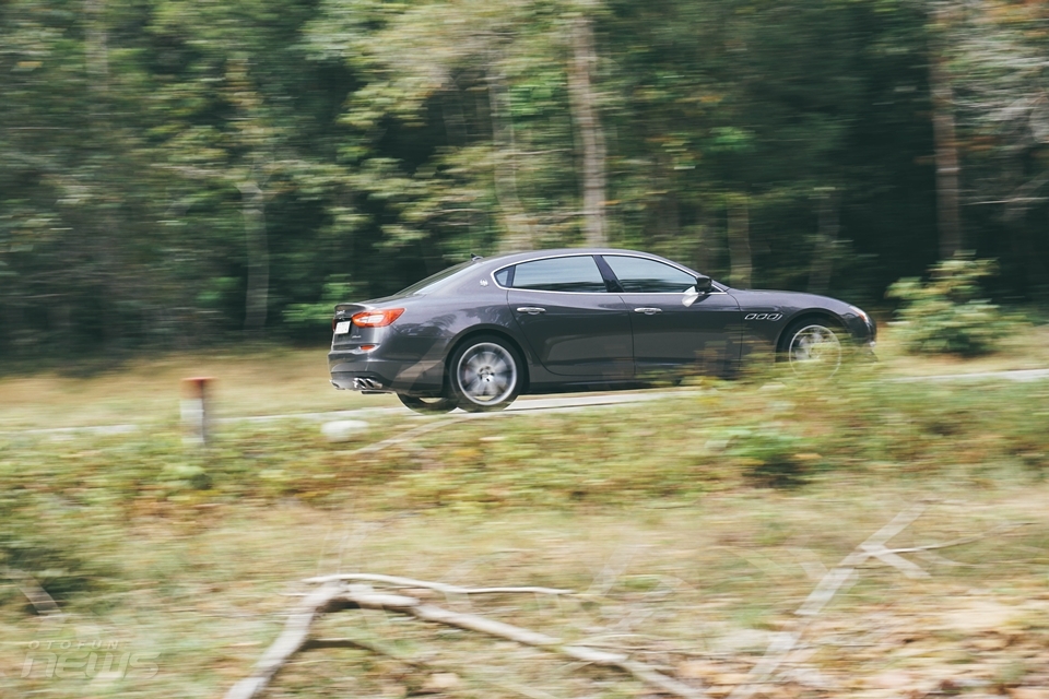 Maserati Quattroporte: Sedan thể thao hạng sang cho người mê tốc độ maserati quattroporte sedan the thao hang sang cho nguoi me toc do 9051