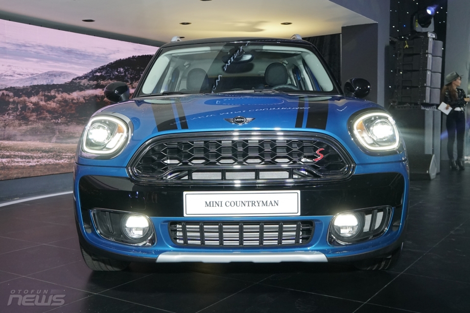 MINI Countryman hoàn toàn mới đẹp hơn, cá tính có giá 1,749 tỷ đồng mini countryman hoan toan moi dep hon ca tinh co gia 1749 ty dong