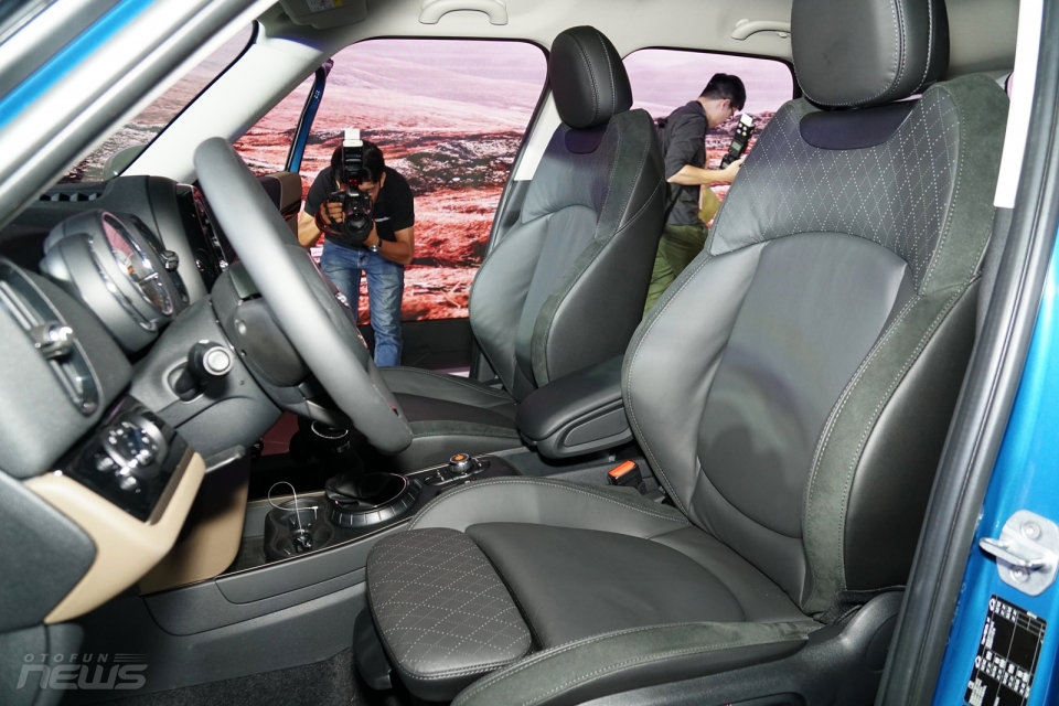 MINI Countryman hoàn toàn mới đẹp hơn, cá tính có giá 1,749 tỷ đồng mini countryman hoan toan moi dep hon ca tinh co gia 1749 ty dong
