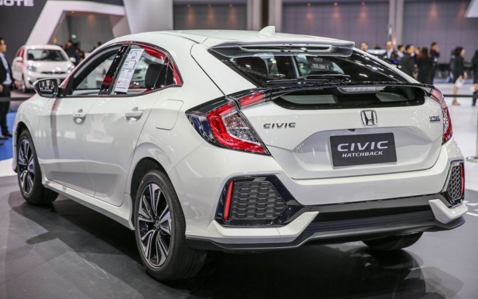 Honda Civic hatchback 2019 được bổ sung màu mới cùng hệ thống Sensing honda civic hatchback 2019 duoc bo sung mau moi cung he thong sensing