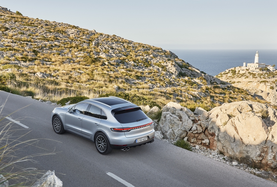 Porsche Macan S ra mắt với động cơ turbo V6 mới porsche macan s ra mat voi dong co turbo v6 moi