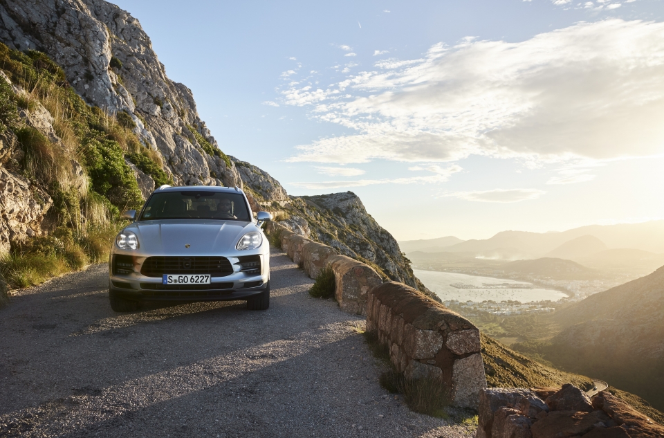 Porsche Macan S ra mắt với động cơ turbo V6 mới porsche macan s ra mat voi dong co turbo v6 moi