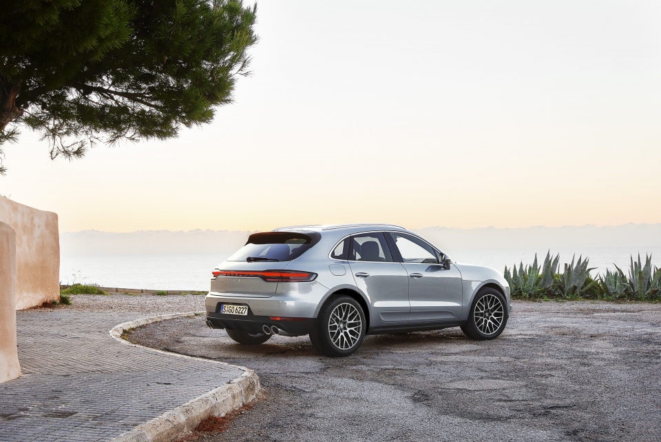Porsche Macan S ra mắt với động cơ turbo V6 mới porsche macan s ra mat voi dong co turbo v6 moi