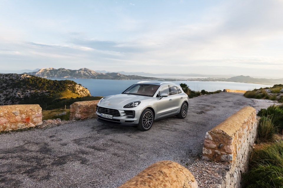Porsche Macan S ra mắt với động cơ turbo V6 mới porsche macan s ra mat voi dong co turbo v6 moi