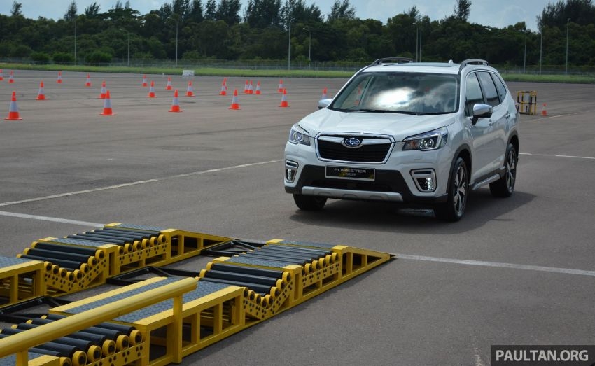 Subaru Forester e-Boxer trình làng tại Singapore subaru forester e boxer trinh lang tai singapore