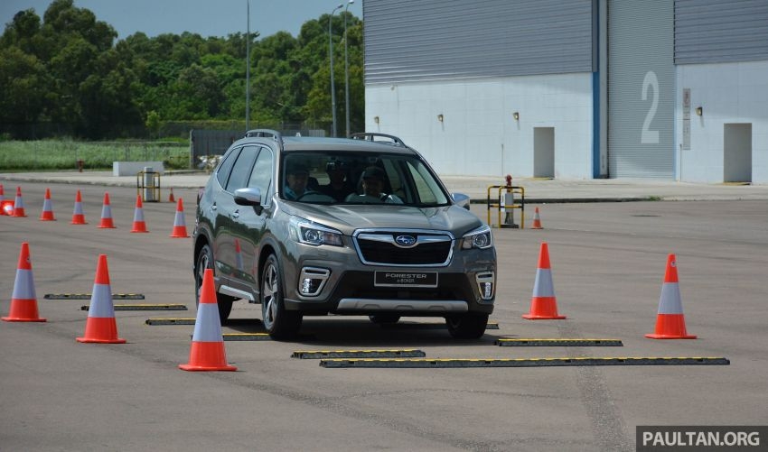 Subaru Forester e-Boxer trình làng tại Singapore subaru forester e boxer trinh lang tai singapore