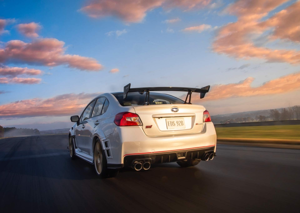 Subaru giới thiệu WRX STI S209, công suất lên tới 341 mã lực subaru gioi thieu wrx sti s209 cong suat len toi 341 ma luc
