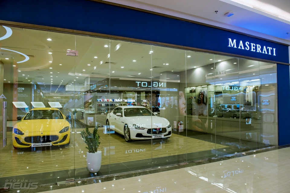 maserati mo phong trung bay moi tai vincom metropolis