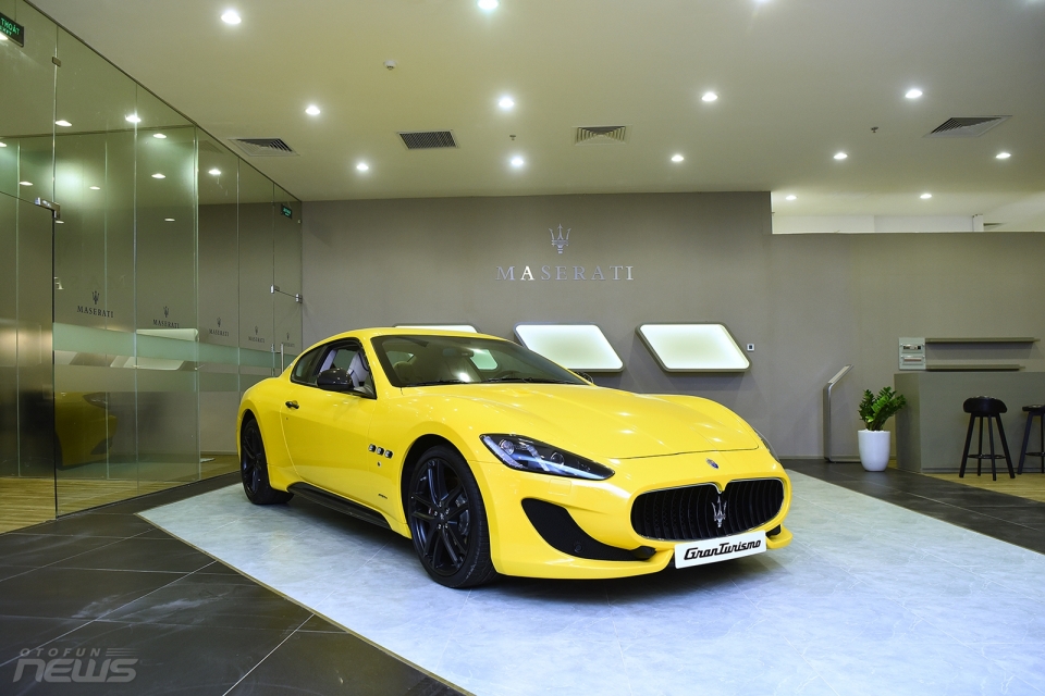 maserati mo phong trung bay moi tai vincom metropolis