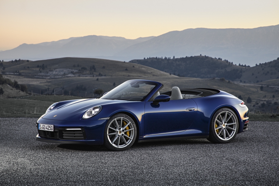 Porsche 911 Cabriolet thế hệ thứ 8 ra mắt, giá từ 8,5 tỷ đồng porsche 911 cabriolet the he thu 8 ra mat nhan dat hang tu hom nay