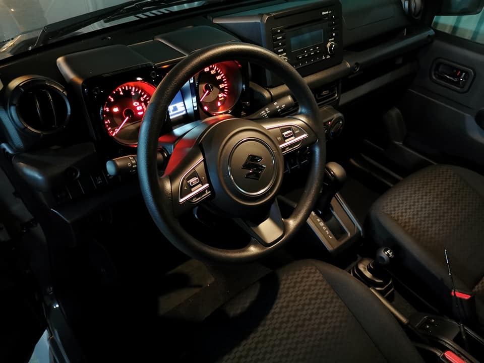 suzuki jimny dau tien ve viet nam voi gia 15 ty dong