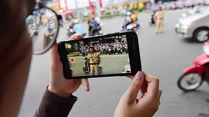 Người dân được phép ghi âm, ghi hình Cảnh sát giao thông đang làm nhiệm vụ