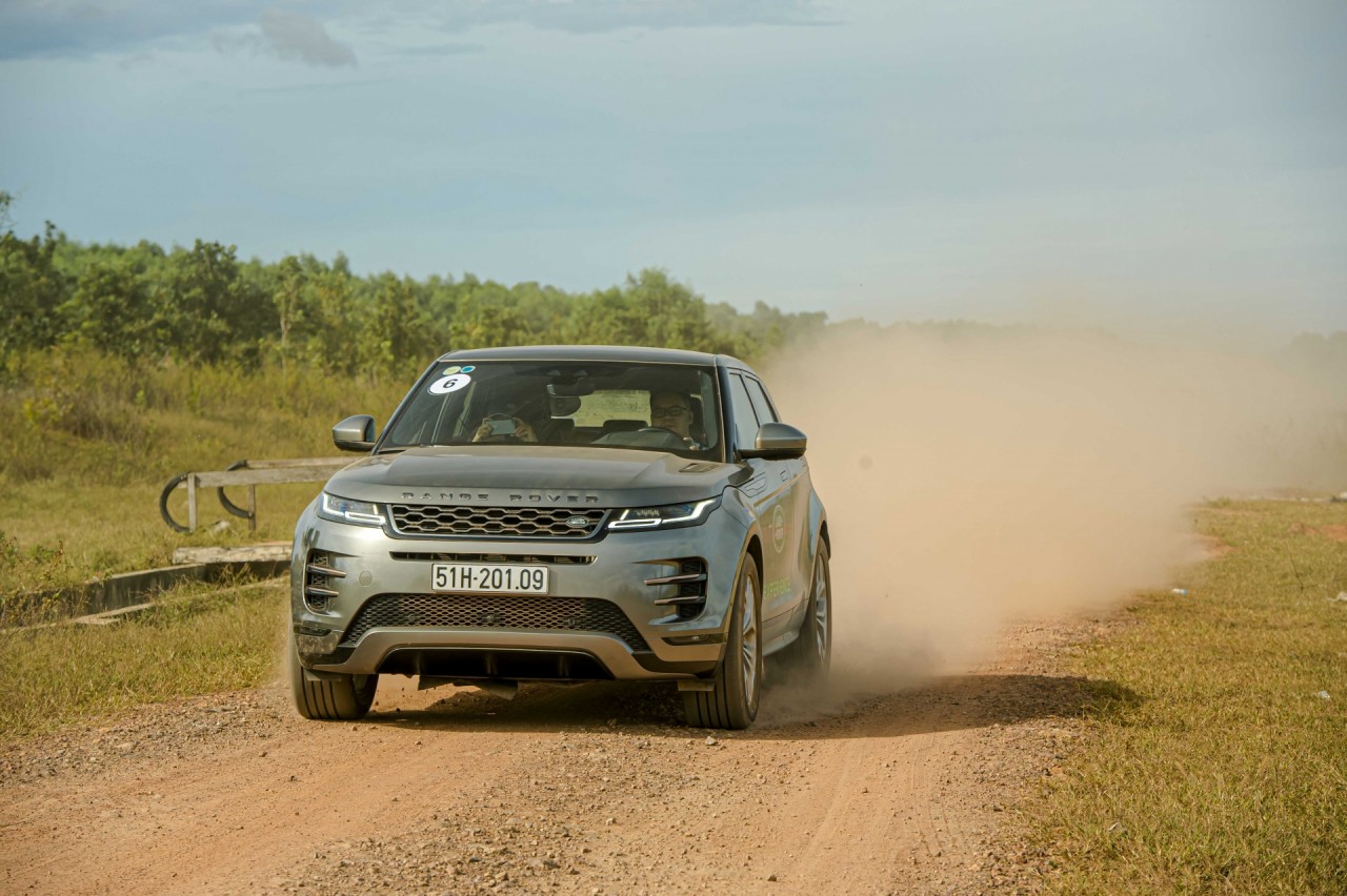 Doanh số Jaguar Land Rover giảm 23,6% trong năm 2020 vì Covid-19 Doanh số Jaguar Land Rover giảm 23,6% trong năm 2020 vì Covid-19