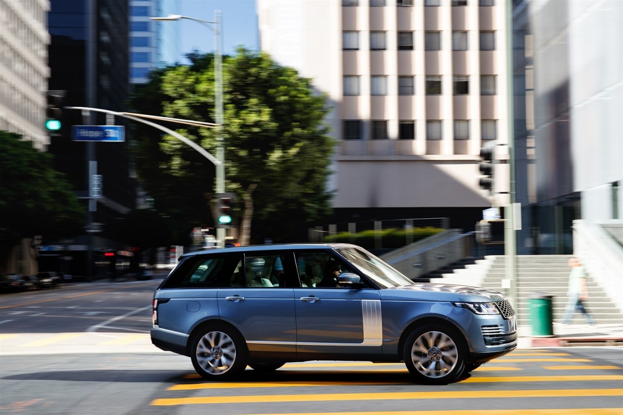Range Rover ưu đãi 10% khi mua Vogue và Discovery Sport Range Rover ưu đãi 10% khi mua Vogue và Discovery Sport
