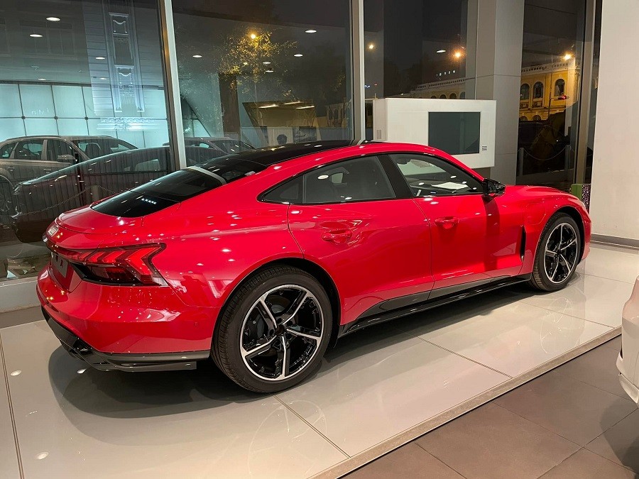 Audi e-tron GT 2022 chính hãng có mặt tại Việt Nam