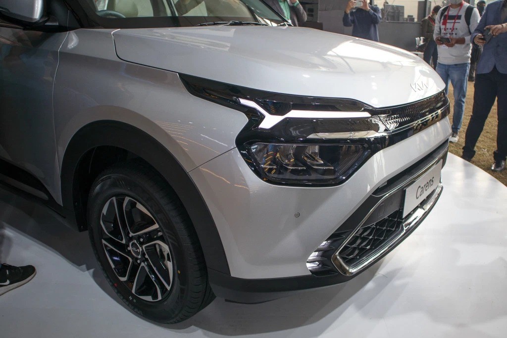 Ảnh thực tế Kia Carens 2022 vừa được ra mắt Ảnh thực tế Kia Carens 2022 vừa được ra mắt